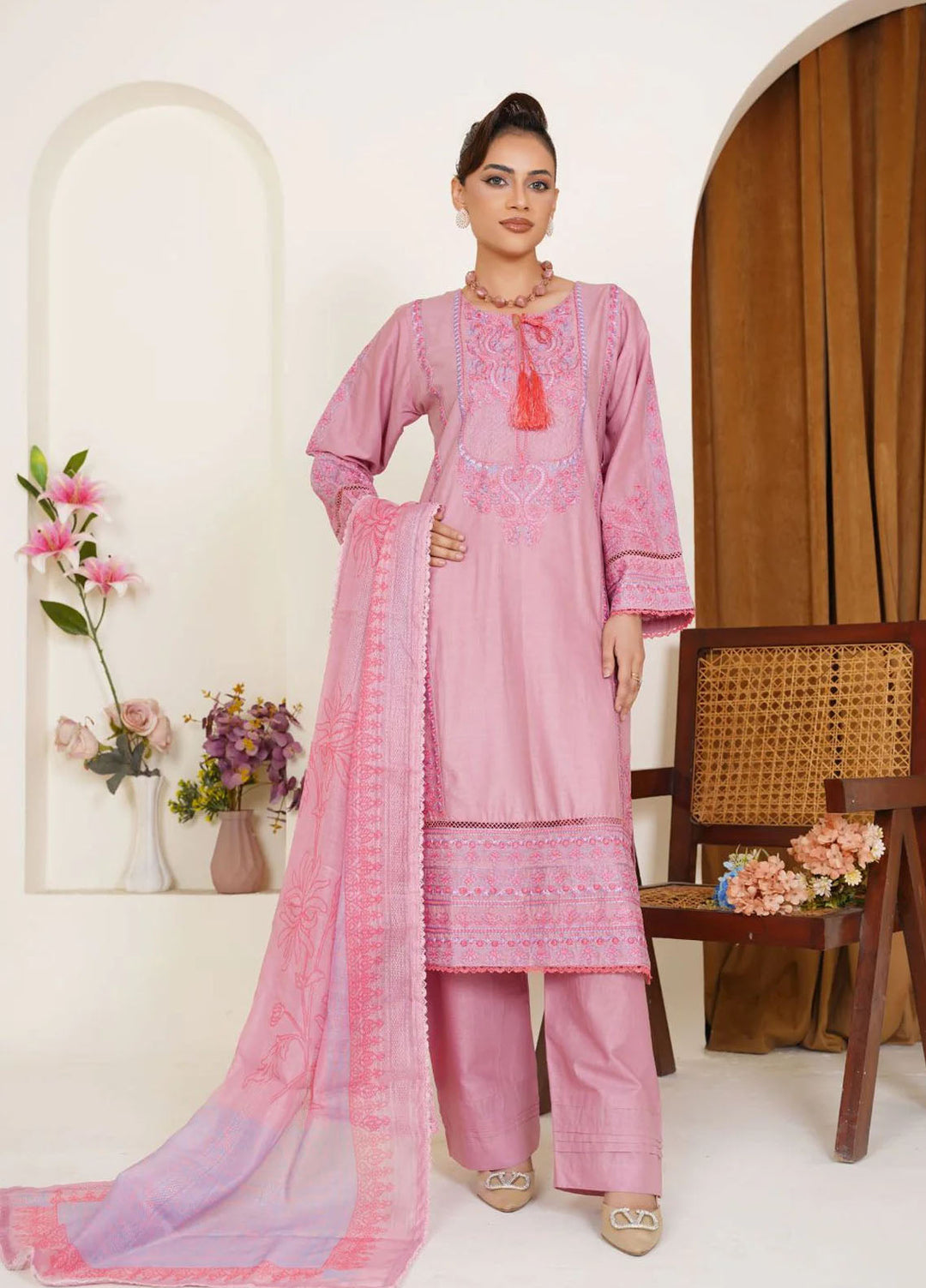 Threads And Weaves Pret Embroidered Lawn 3 Piece Suit RTWL25205