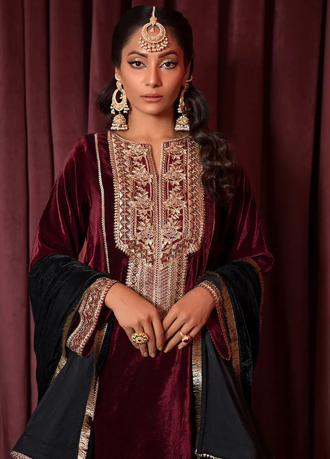 Threads & Motifs Pret Velvet 3 Piece Suit 9119