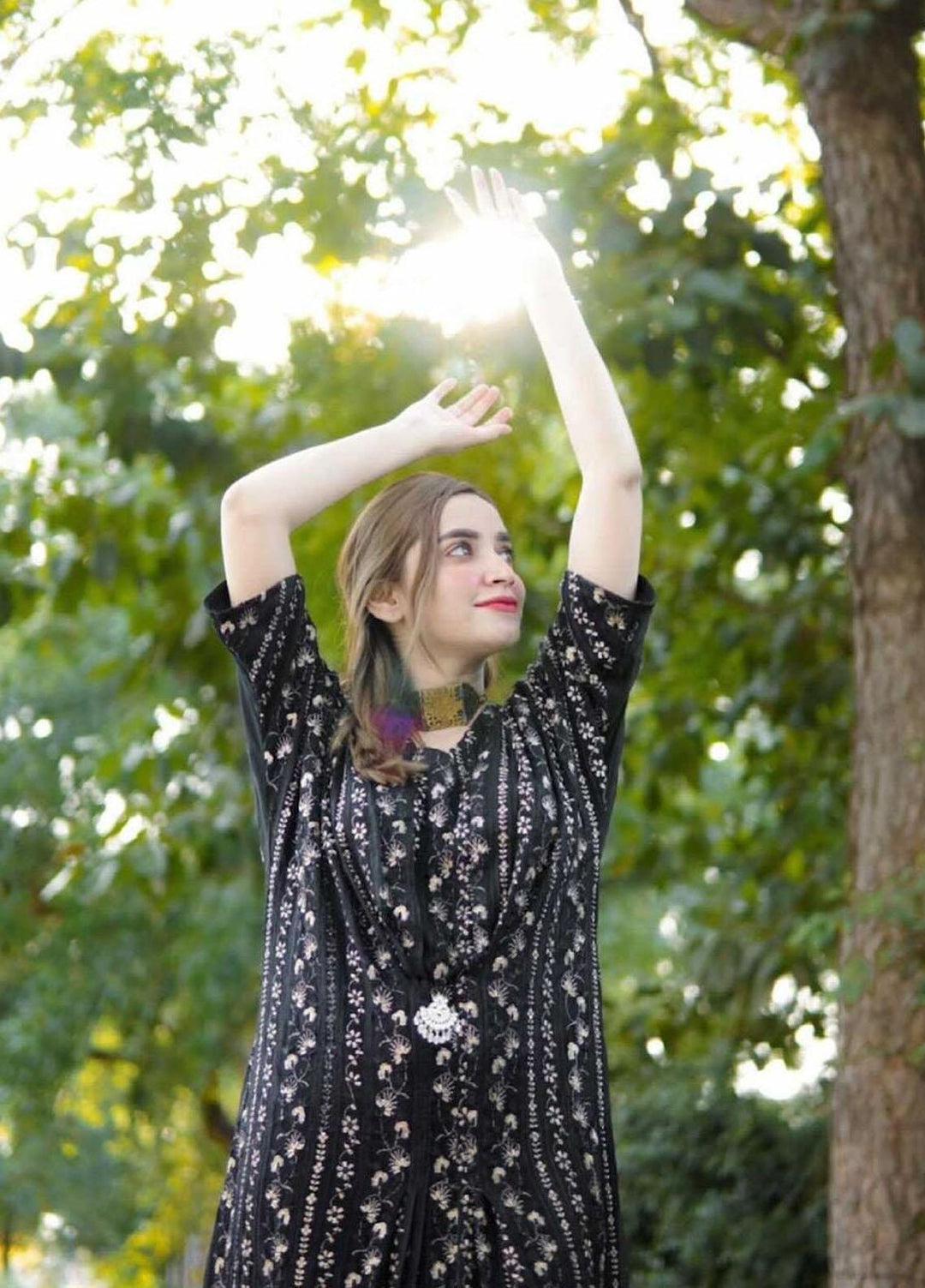 Top Notch Luxury Pret   Kaftan Iris Black