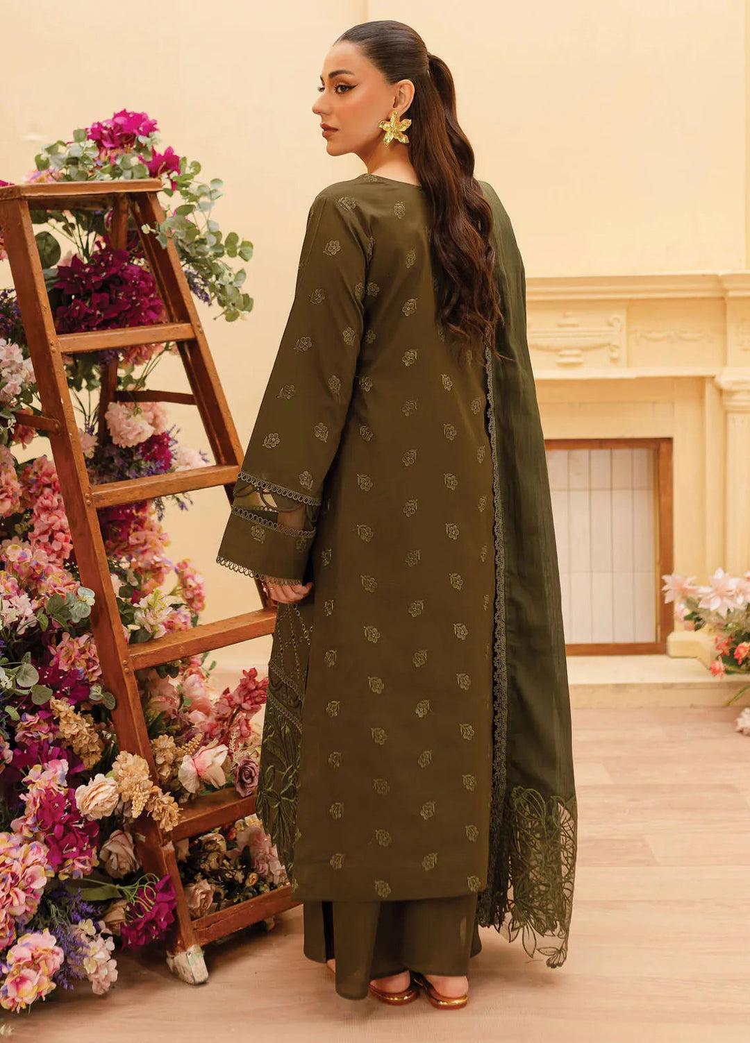 Twilight by Mahnur Embroidered Lawn Suits Unstitched 3 Piece MN25T D-03B Valeria - Summer Collection
