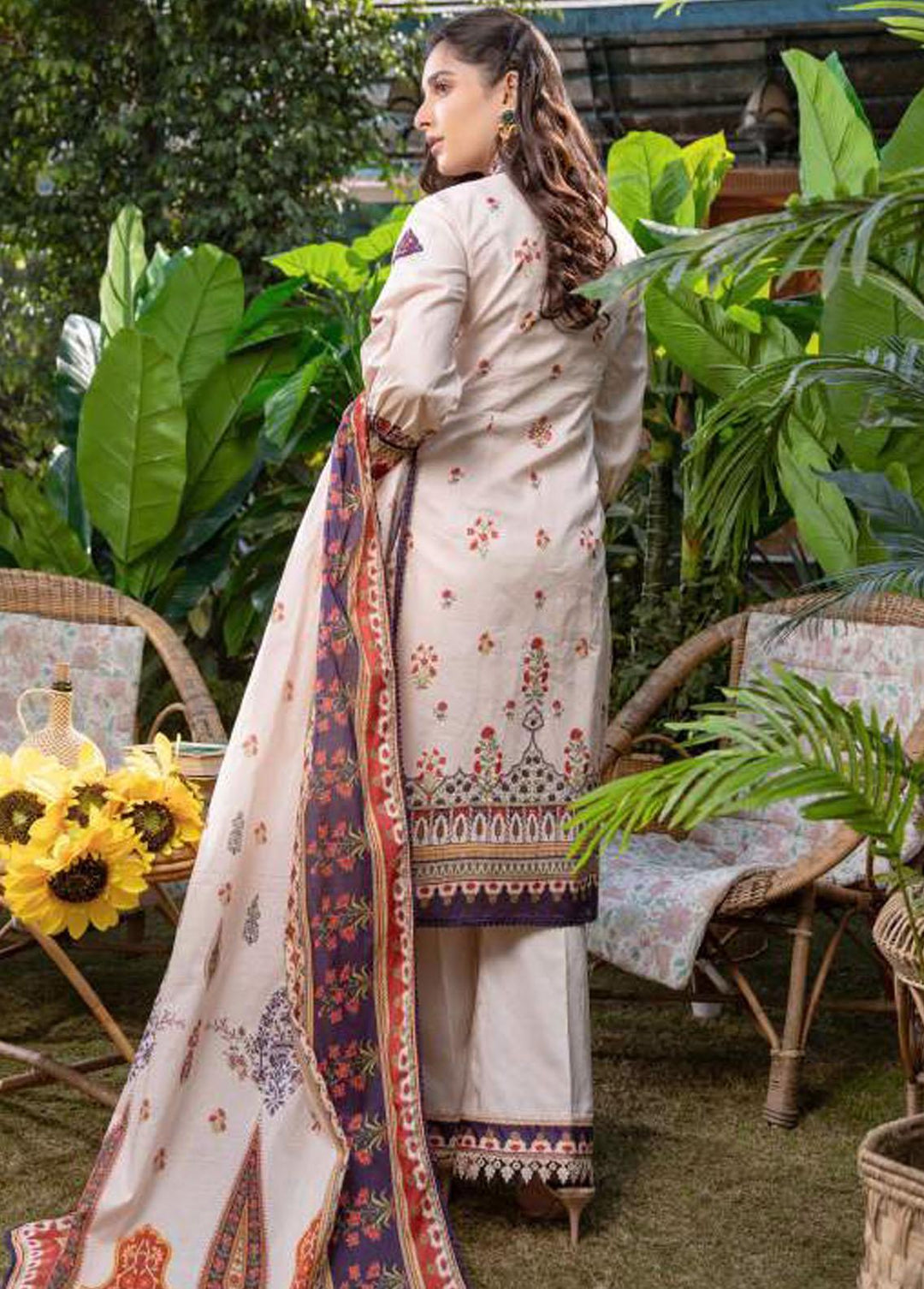 Umang By Motifz Embroidered Lawn Suits Unstitched 3 Piece MT22U 3235 Garland - Summer Collection