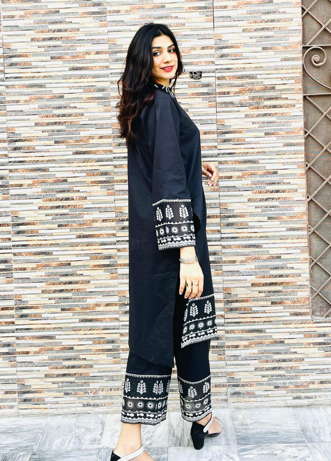 Urban Cut Pret Embroidred Cotton 2 Piece Suit UC2PE0155