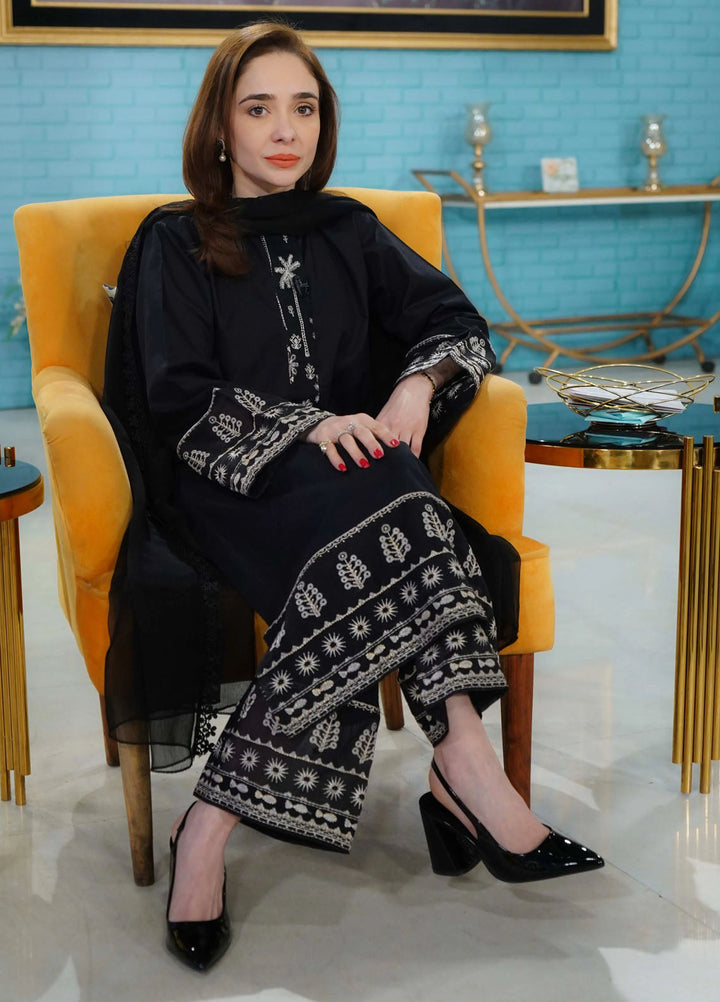 Urban Cut Pret Embroidred Cotton 2 Piece Suit UC2PE0155