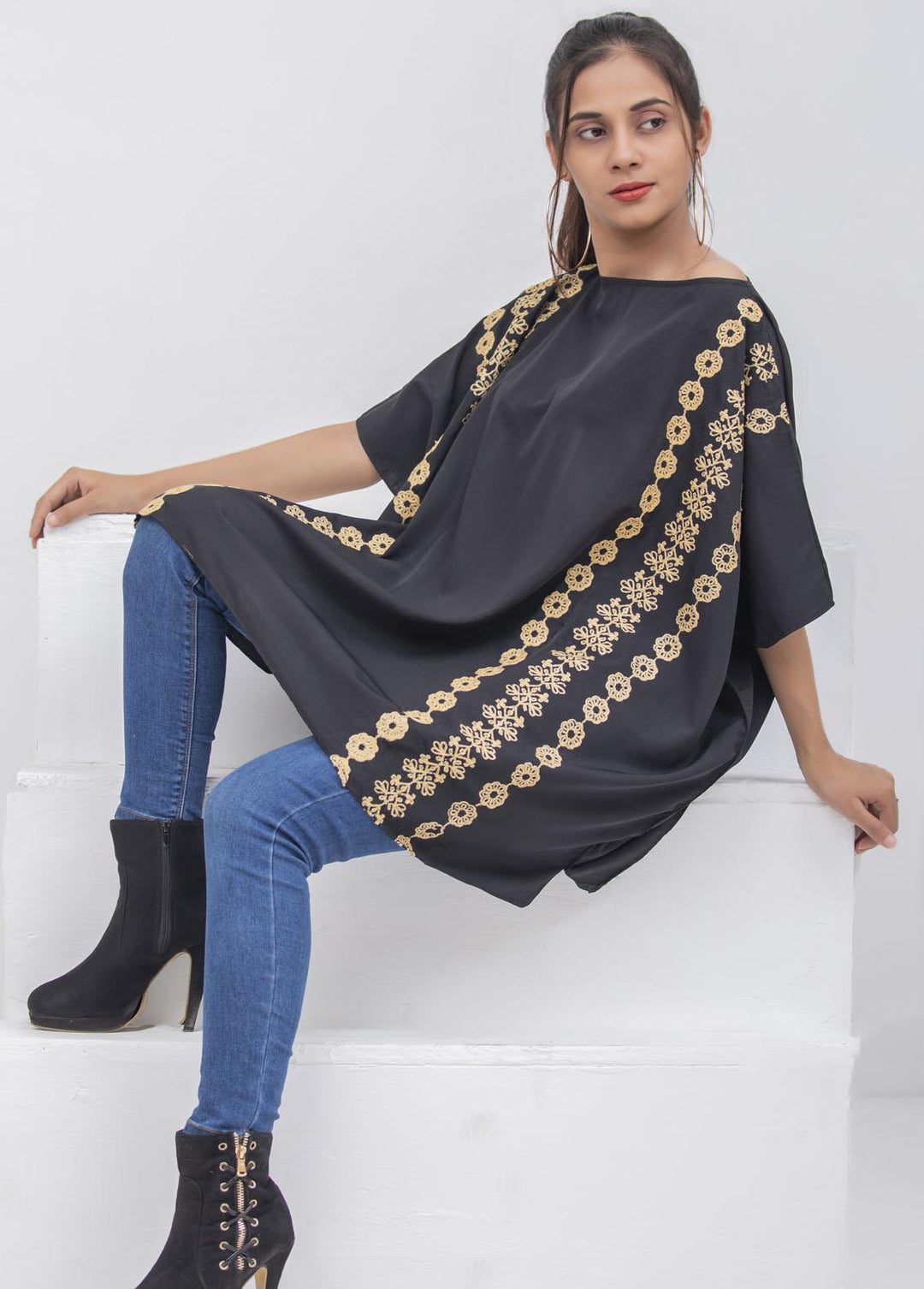 Valerie Pret Embroidered  Poncho VL-PNC-04