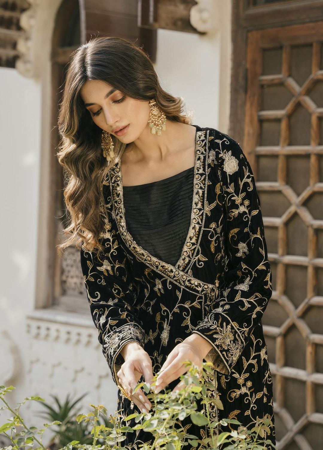 Naayas Pret Embroidered Velvet 2 Piece Suit Amber