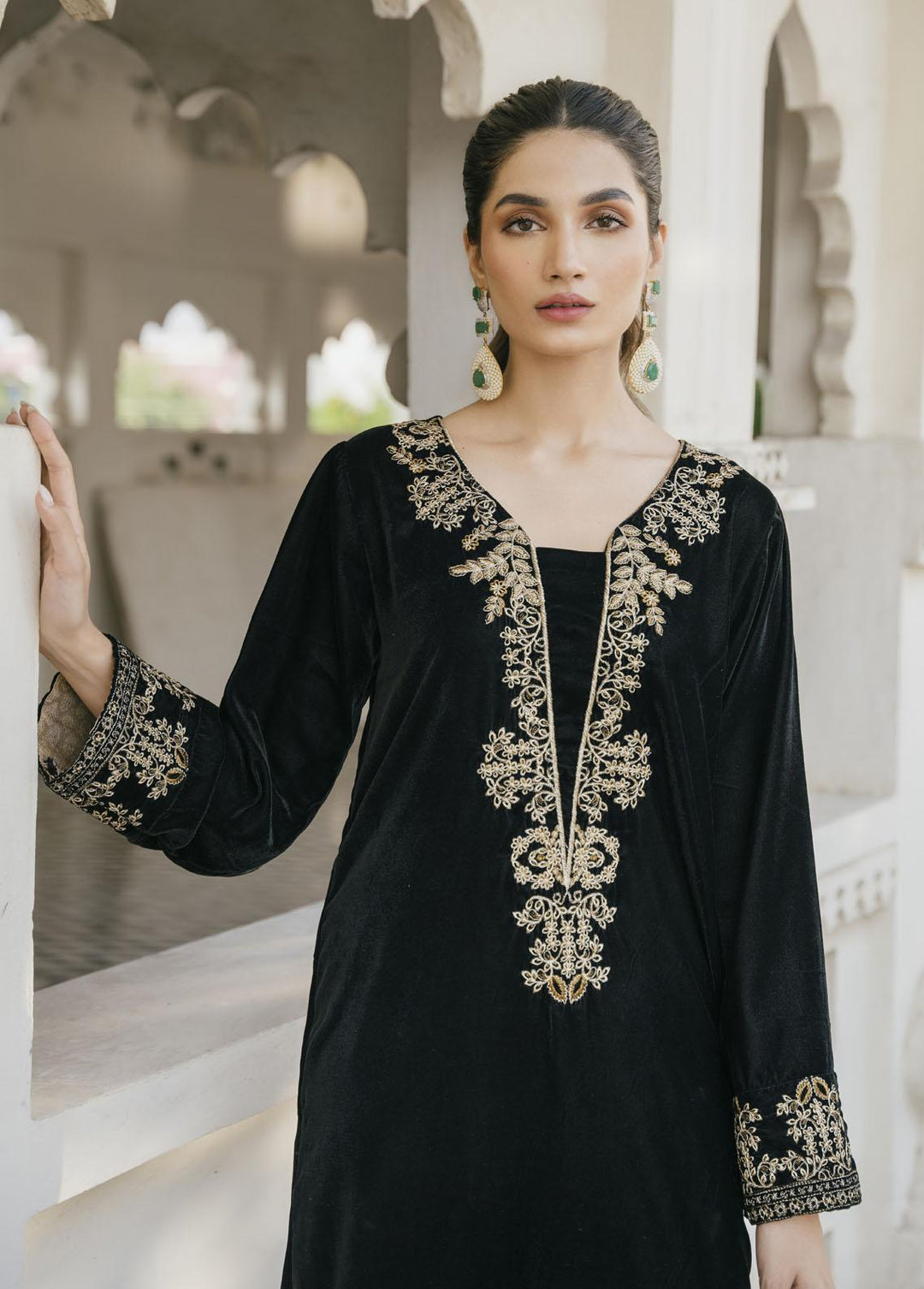 Naayas Pret Embroidered Velvet 2 Piece Suit Anabia