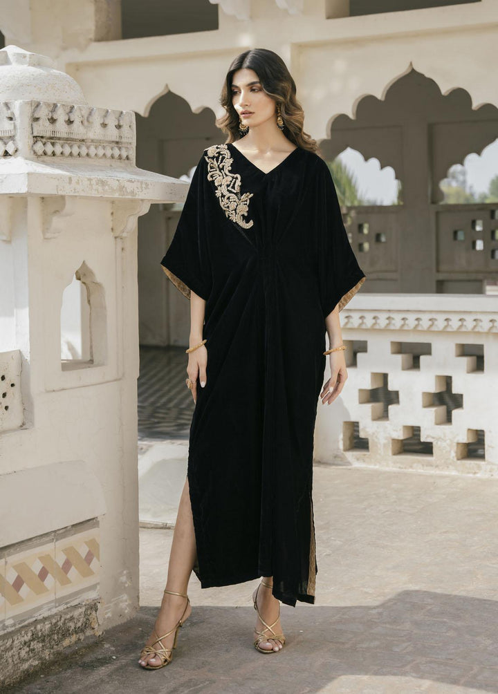 Naayas Pret Embroidered Velvet Kaftan Blackmoon
