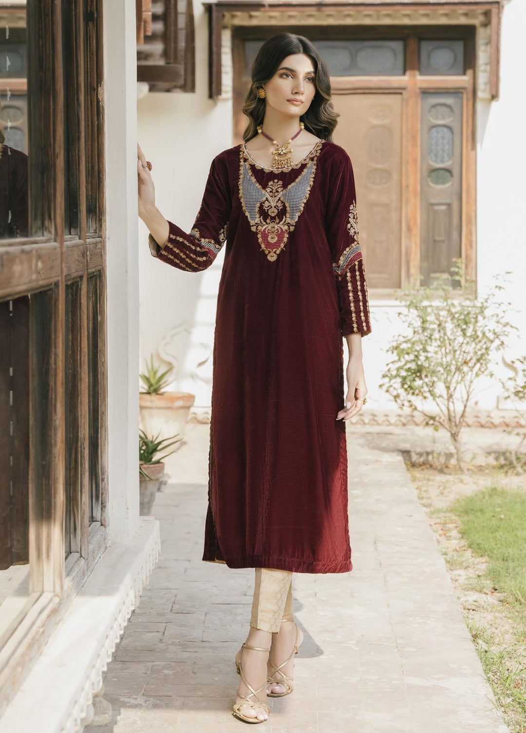 Naayas Pret Embroidered Velvet 2 Piece Suit Monochrome