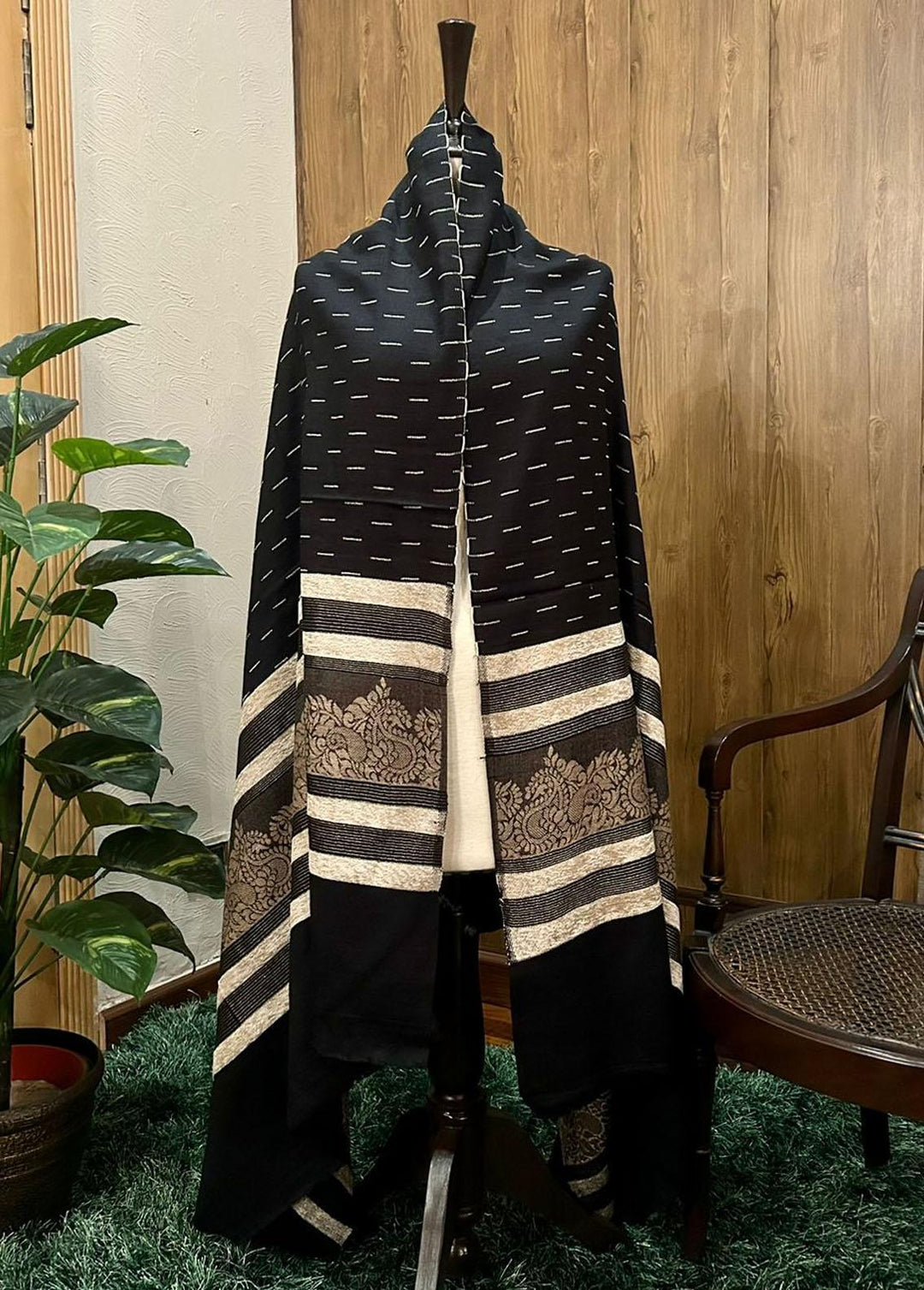 Naaz Couture   Black Pashmina Wool Shawl with Velvet Patti - Winter Shawls