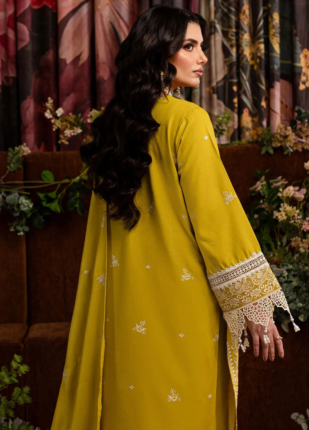 Veronica By Mahnur Embroidered Karandi Suit Unstitched 3 Piece MN24V D-06 Clara - Winter Collection