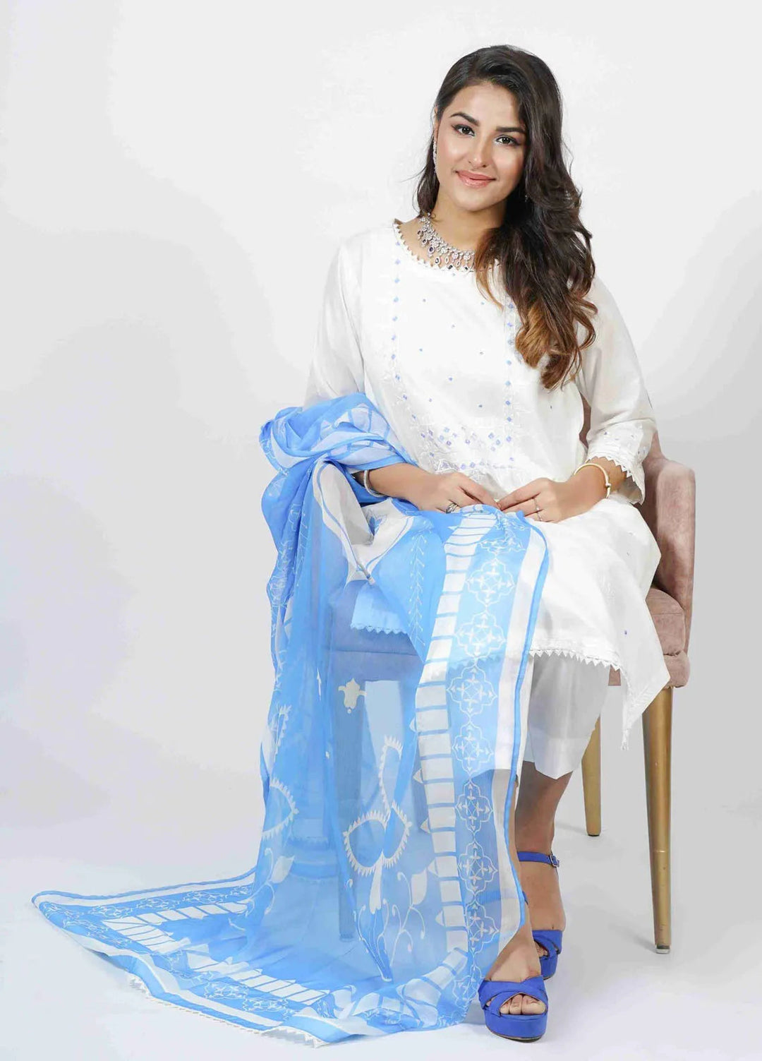 Vibgyor Fashion Pret Embroidered Lawn 3 Piece Suit D3C1-S-V124 NILA WHITE