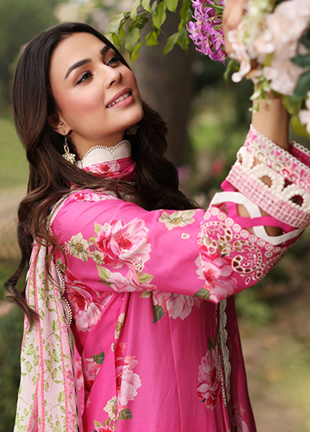 Vintage Flora By Manara Embroidered Lawn Suit Unstitched 3 Piece MNA24V Leana SS-03 - Summer Collection