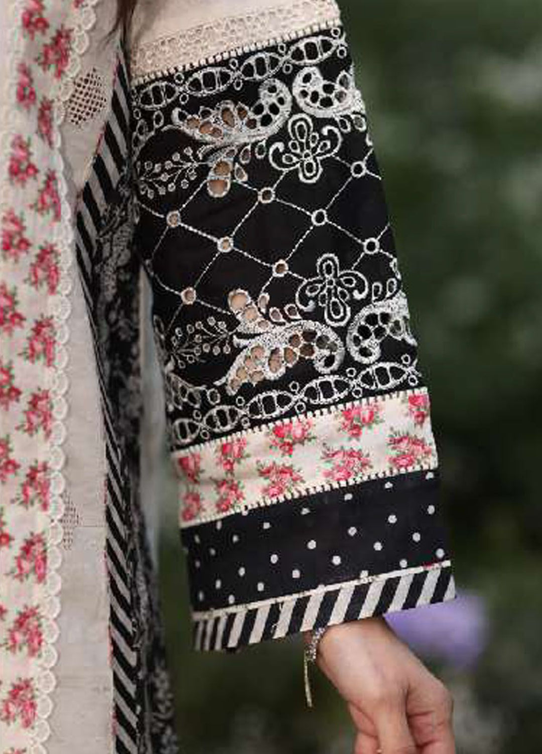 Vintage Flora By Manara Embroidered Lawn Suit Unstitched 3 Piece MNA24V Solaina SS-11 - Summer Collection
