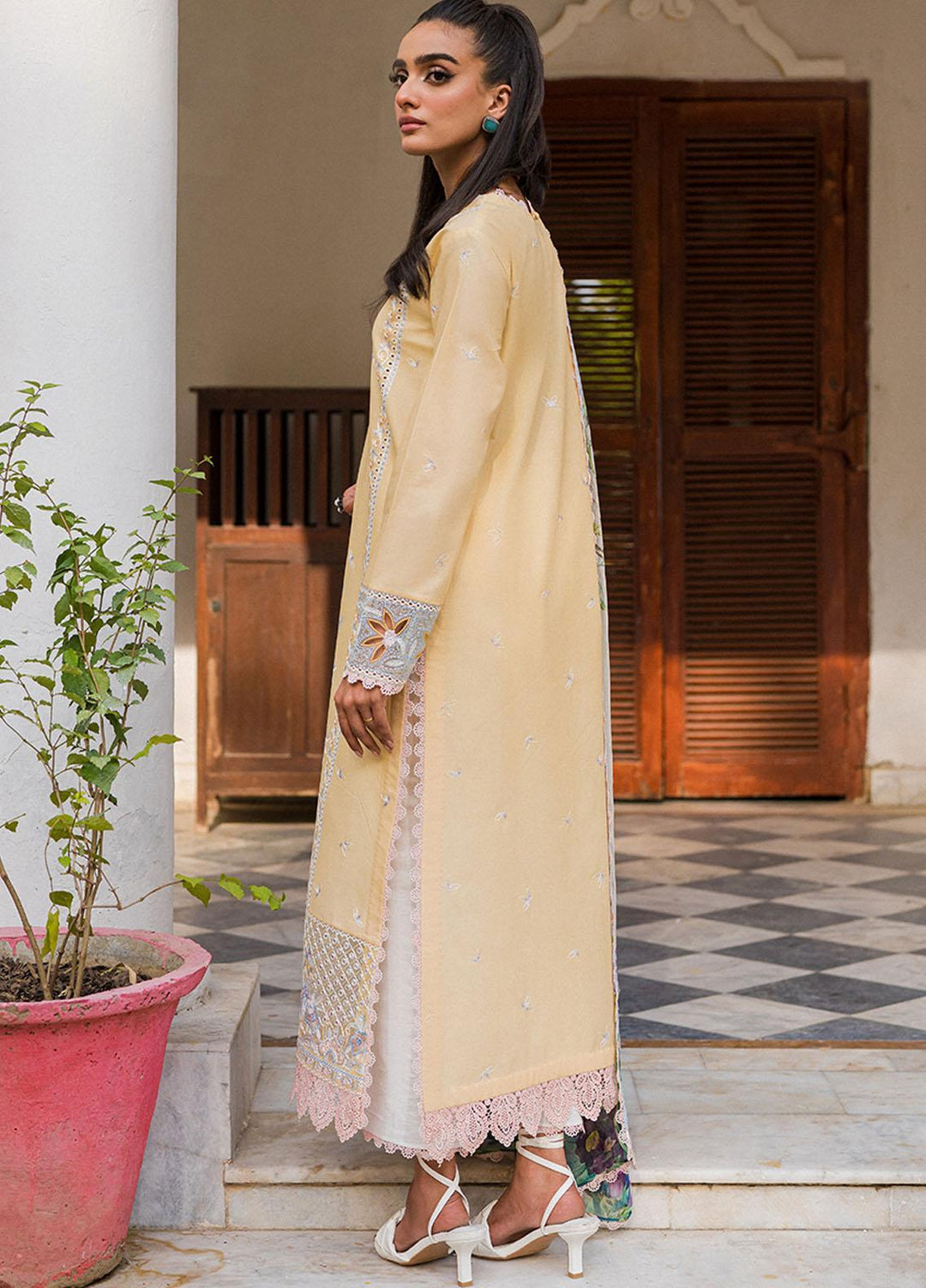 Wisteria By Roheenaz Embroidered Lawn Suits Unstitched 3 Piece RNZ23W RUNSS23021A Bahar - Spring / Summer Collection