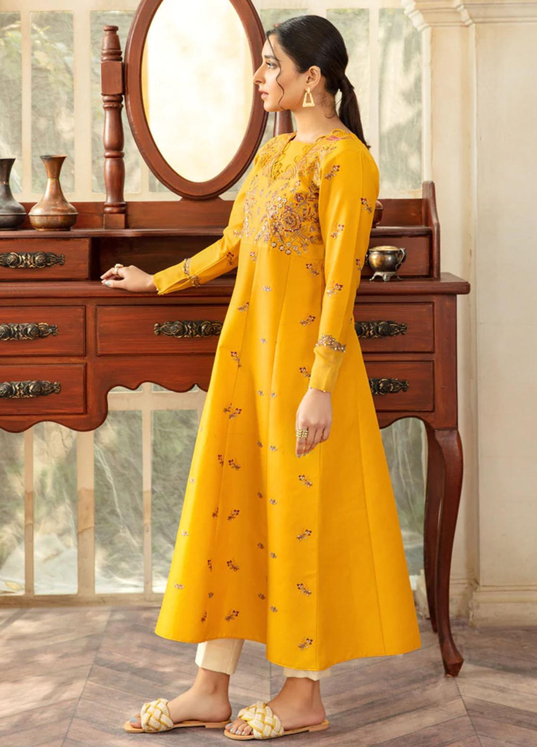 Xenia Formals Pret Embroidered Lawn 2 Piece Suit ALIKA XFR-22-345