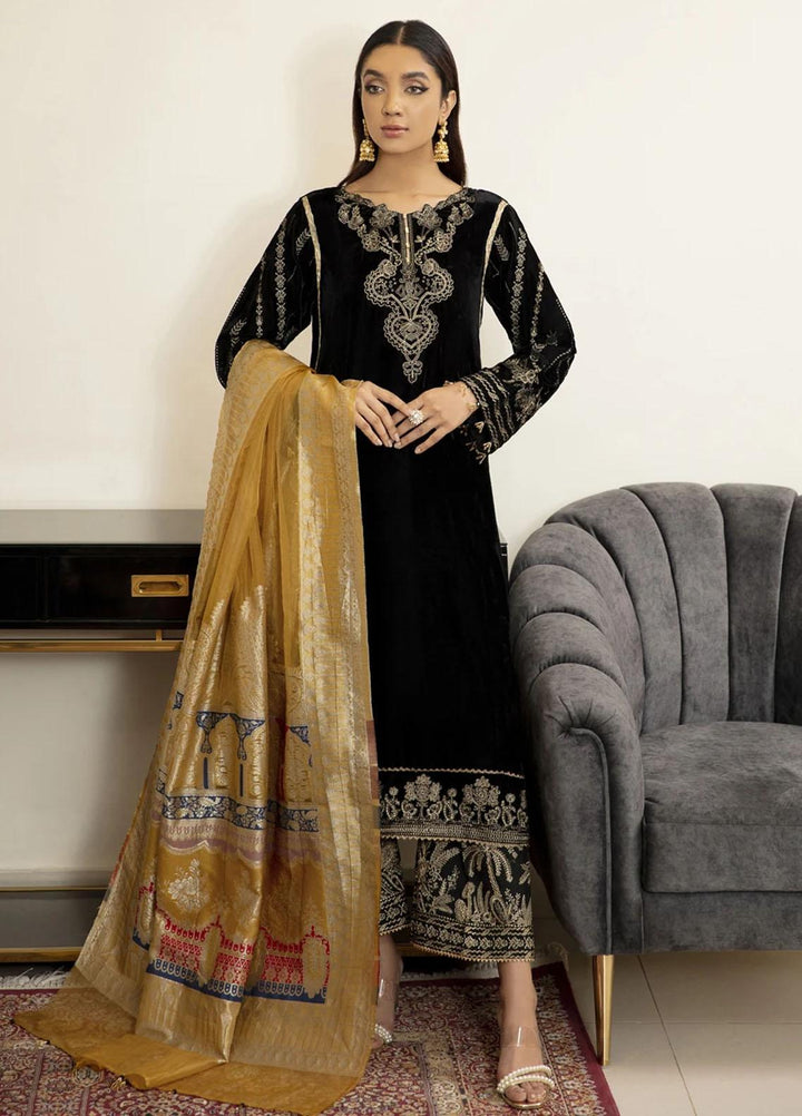 Xenia Formals Luxury Pret Embroidered Velvet 3 Piece Suit GULCHIN XFR-21-298