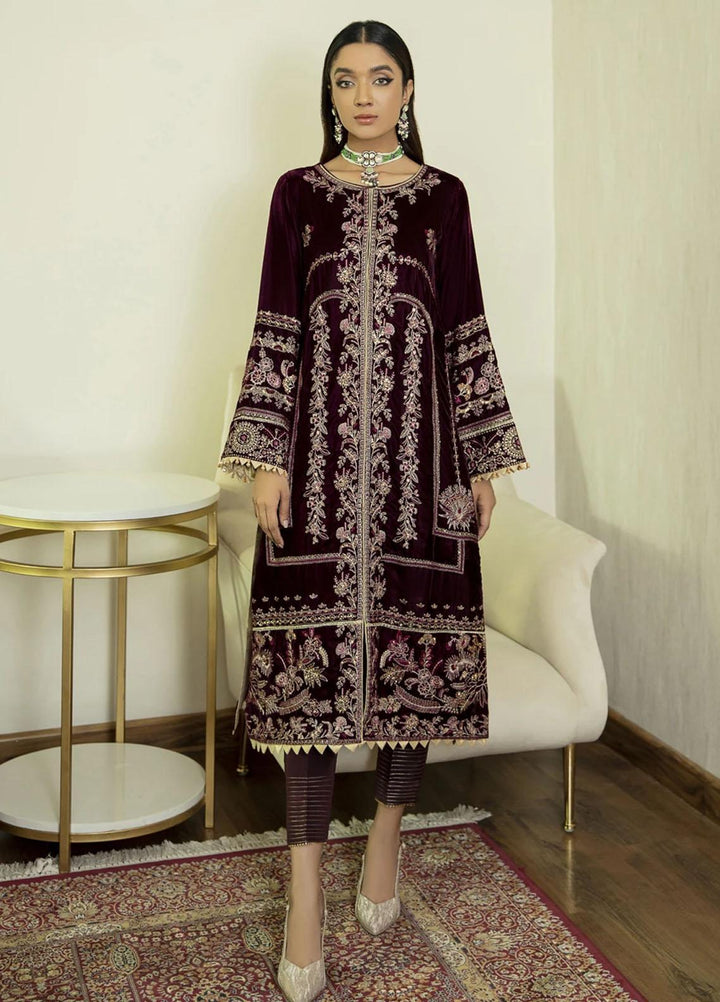 Xenia Formals Luxury Pret Embroidered Velvet 2 Piece Suit THARA XFR-21-309