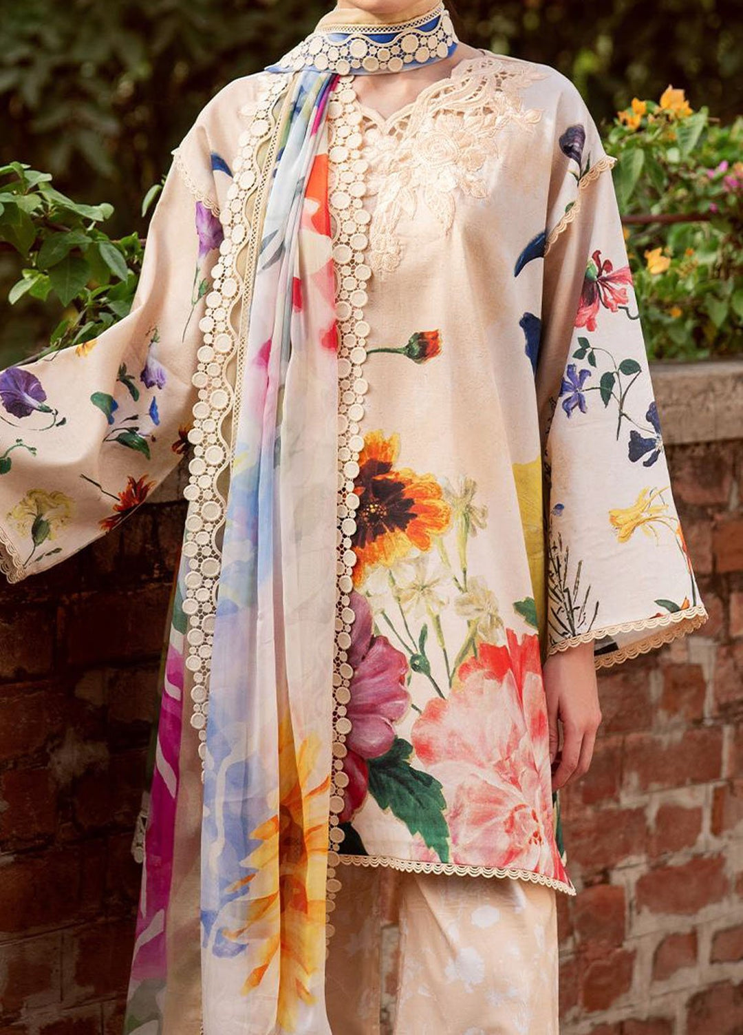 Yakin by Asifa Nabeel Embroidered Lawn Suits Unstitched 3 Piece AN25YL D-13 Boomlight - Summer Collection