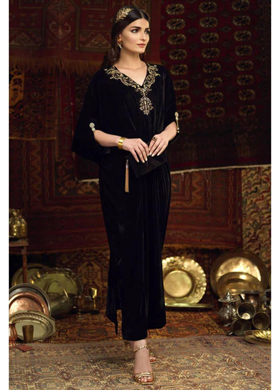 Zaaviay Pret  Velvet Kaftan LAILA