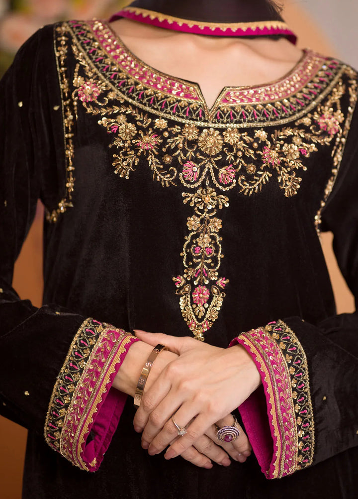 Zaaviay Pret Embroidered Velvet 3 Piece Suit Phulwari