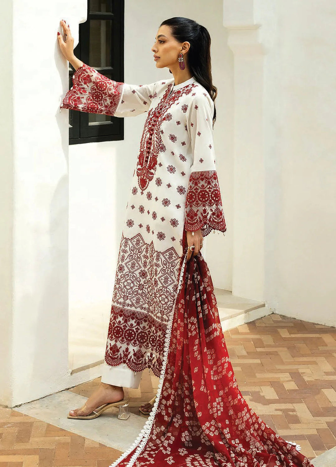 Zainab Chottani Embroidered Chikankari Suits Unstitched 3 Piece ZC25CH D8B Reem - Summer Collection
