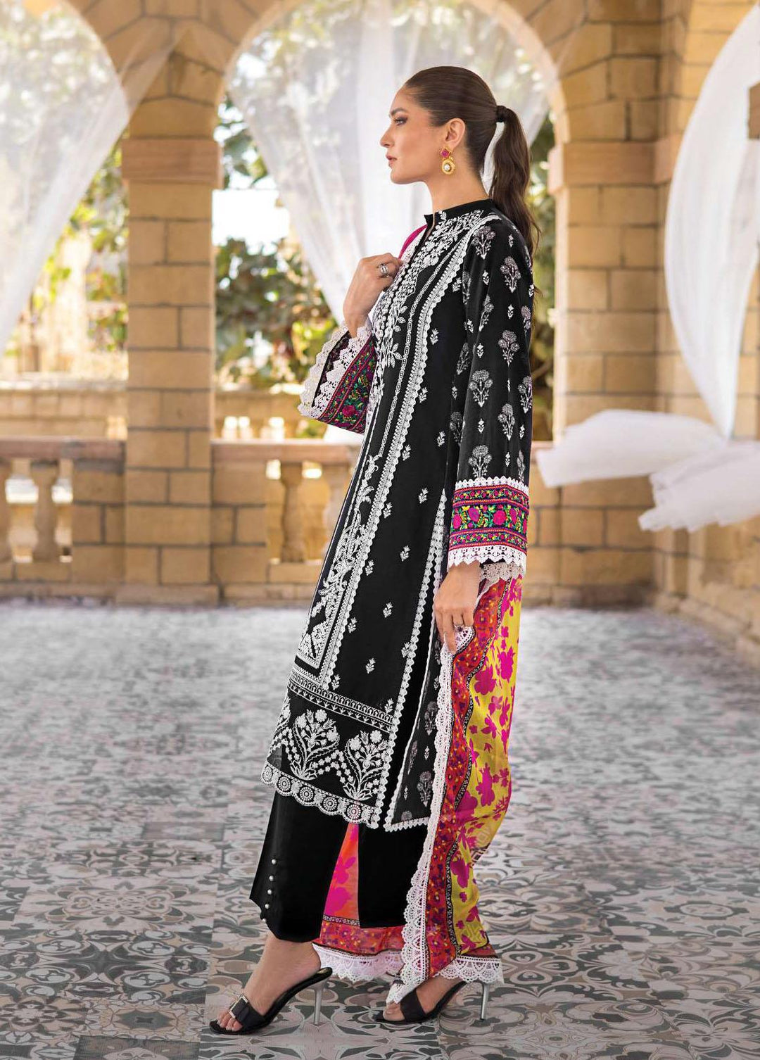Zainab Chottani Embroidered Lawn Suits Unstitched 3 Piece ZC23L 5A - Luxury Collection