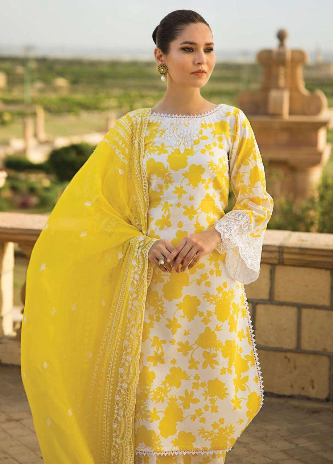 Zainab Chottani Embroidered Lawn Suits Unstitched 3 Piece ZC23L 8B - Luxury Collection