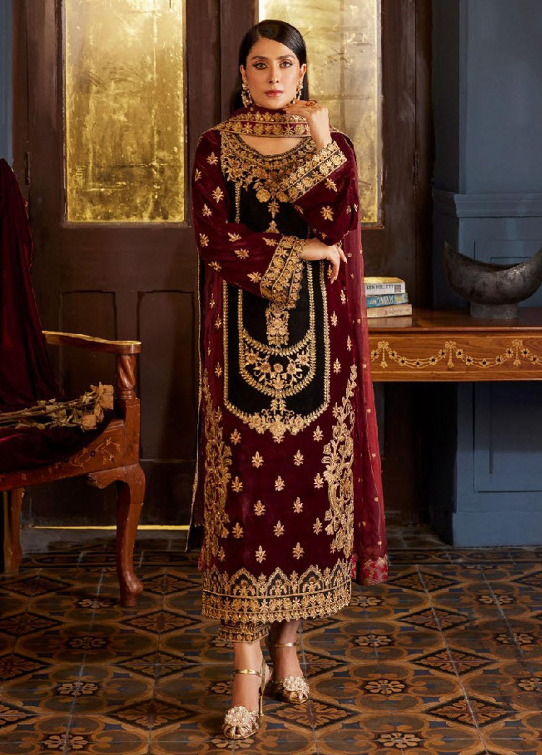 Zainab Chottani Embroidered Velvet Suits Unstitched 3 Piece ZC23UV D3 Ziba - Luxury Collection