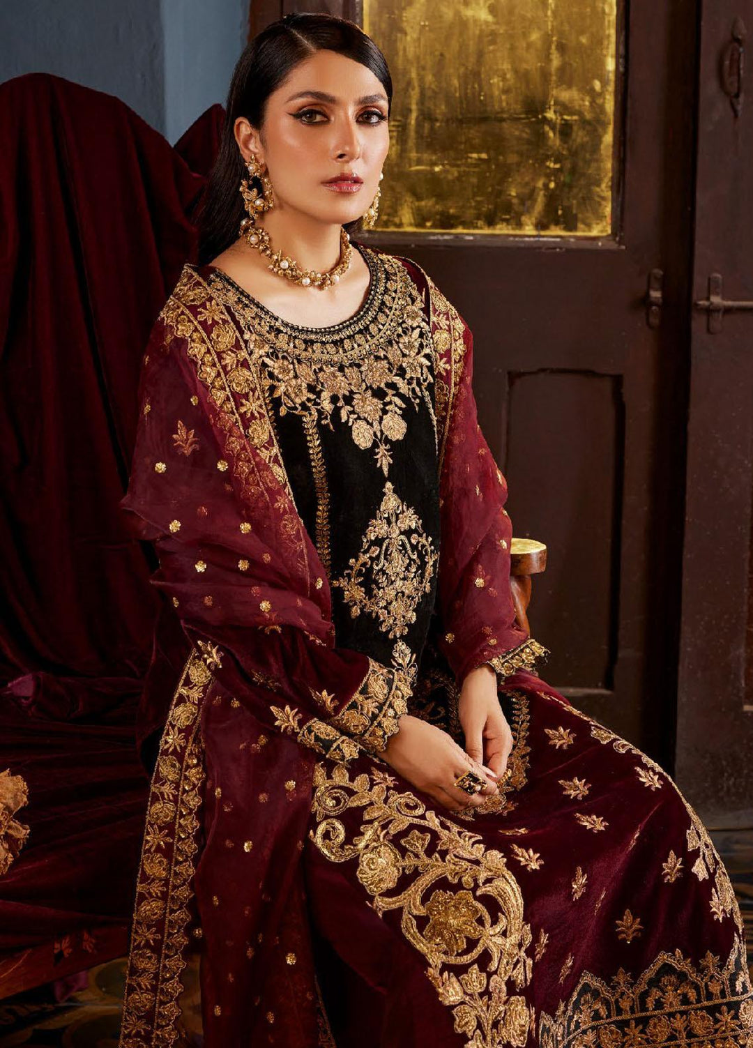 Zainab Chottani Embroidered Velvet Suits Unstitched 3 Piece ZC23UV D3 Ziba - Luxury Collection
