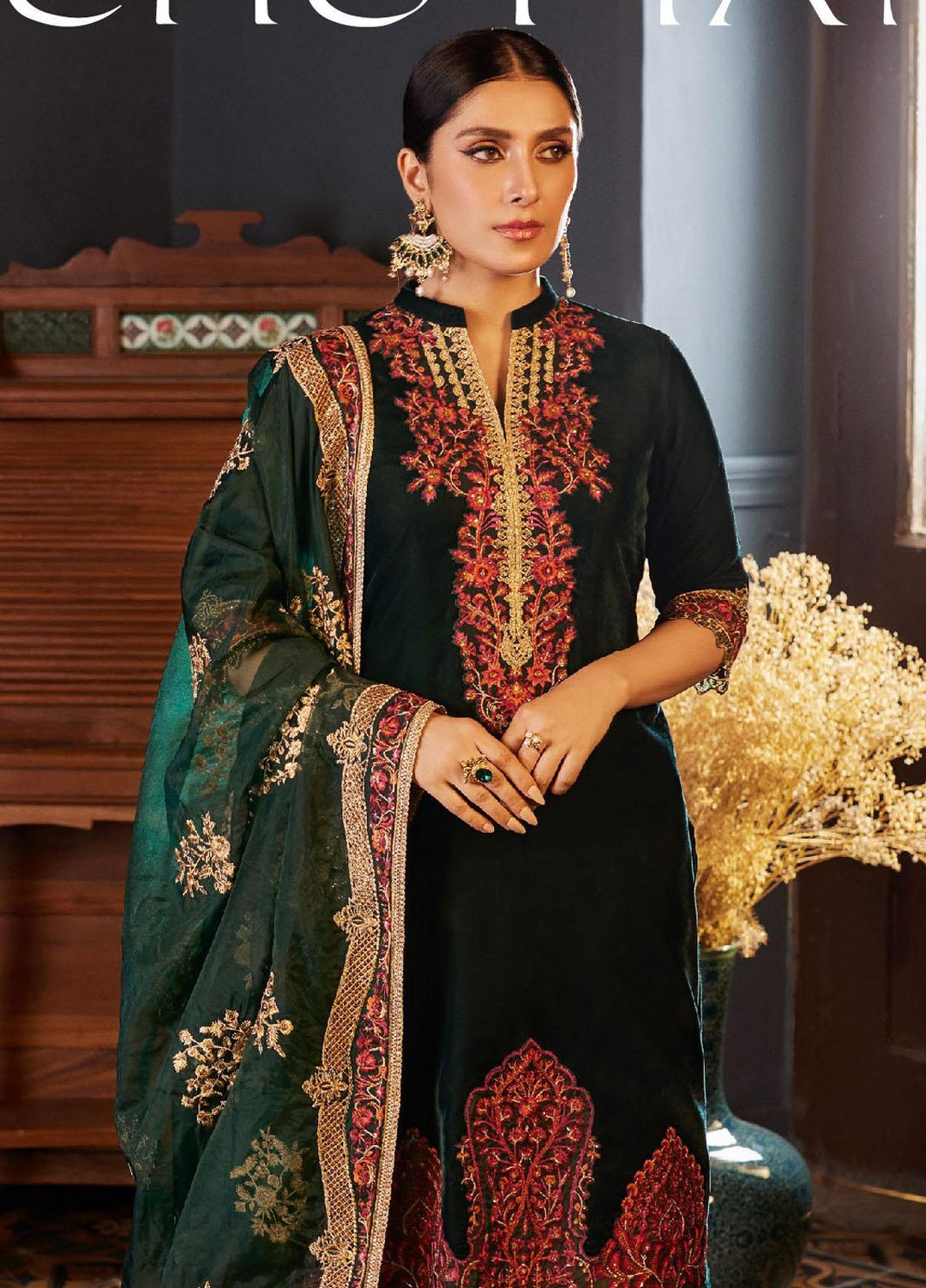 Zainab Chottani Embroidered Velvet Suits Unstitched 3 Piece ZC23UV D8 Zelena - Luxury Collection