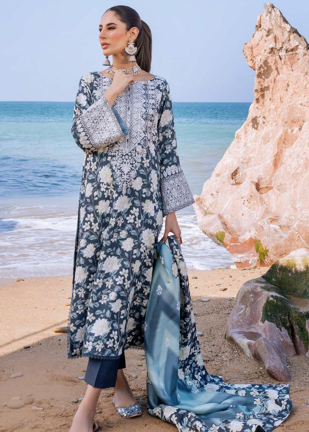 Zainab Chottani Embroidered Herringbone Suits Unstitched 3 Piece ZC23WS D2 Kinara - Winter Collection