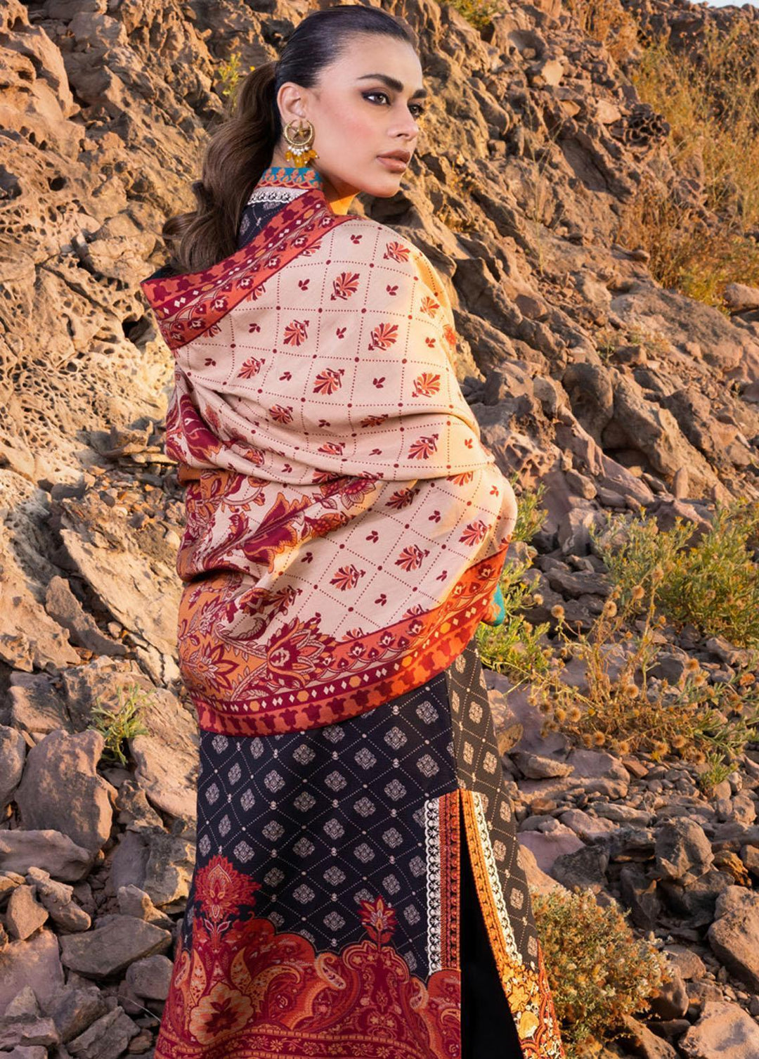 Zainab Chottani Embroidered  Suits Unstitched 3 Piece ZC22W 02 Mahrosh - Winter Collection