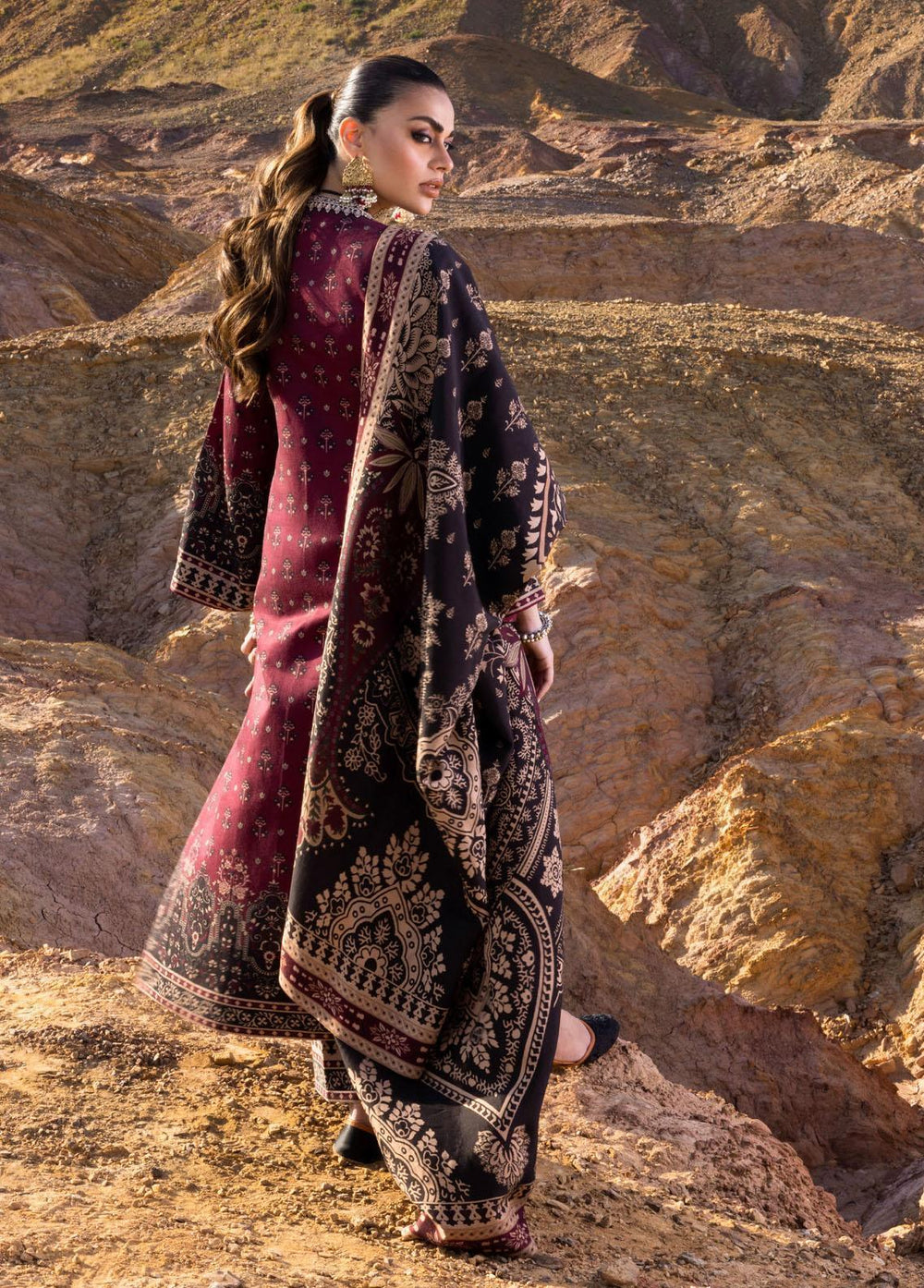 Zainab Chottani Embroidered  Suits Unstitched 3 Piece ZC22W 04 Yareen - Winter Collection
