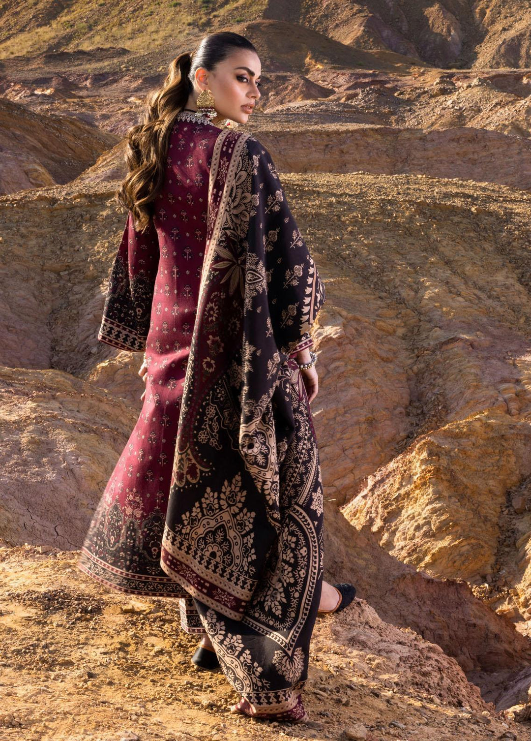 Zainab Chottani Embroidered  Suits Unstitched 3 Piece ZC22W 04 Yareen - Winter Collection