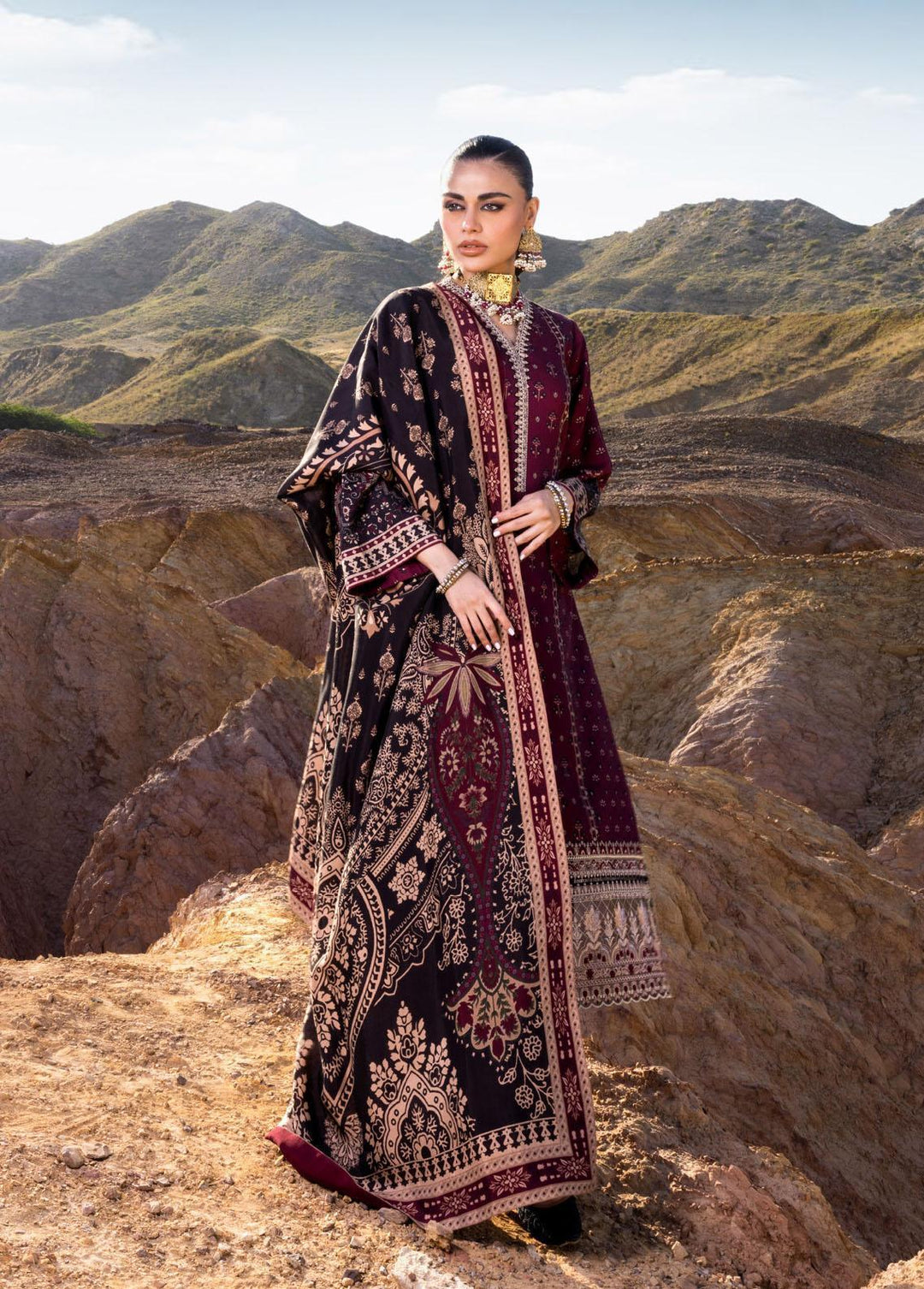 Zainab Chottani Embroidered  Suits Unstitched 3 Piece ZC22W 04 Yareen - Winter Collection