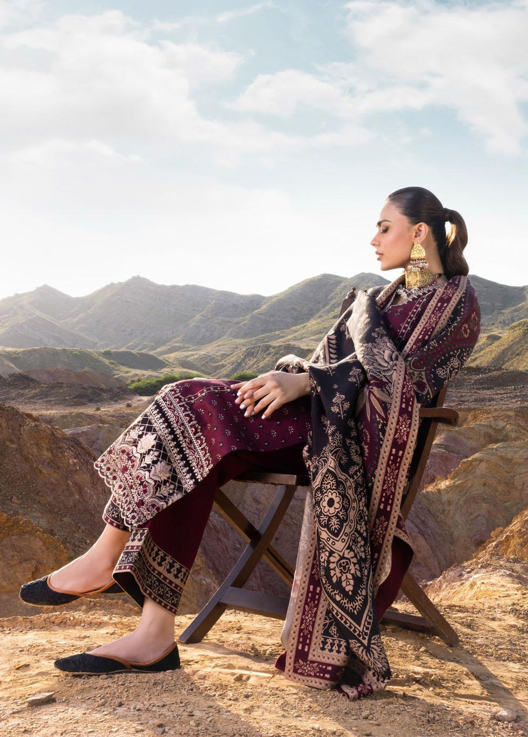 Zainab Chottani Embroidered  Suits Unstitched 3 Piece ZC22W 04 Yareen - Winter Collection