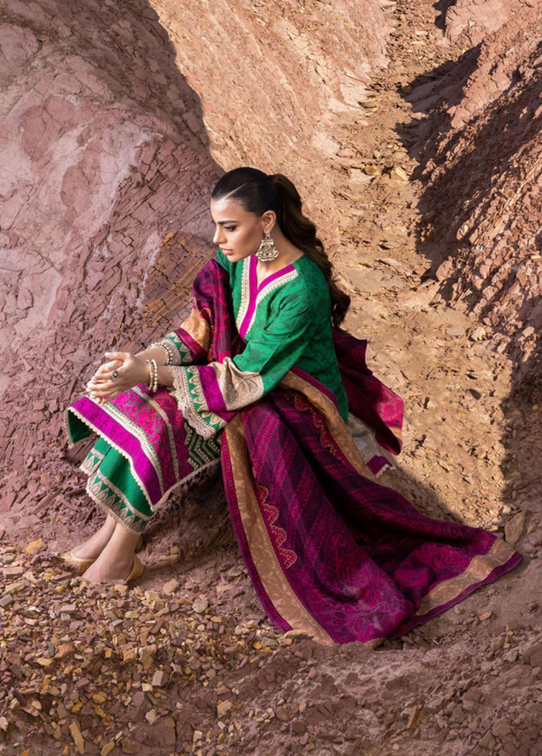 Zainab Chottani Embroidered  Suits Unstitched 3 Piece ZC22W 05 Kohinoor - Winter Collection