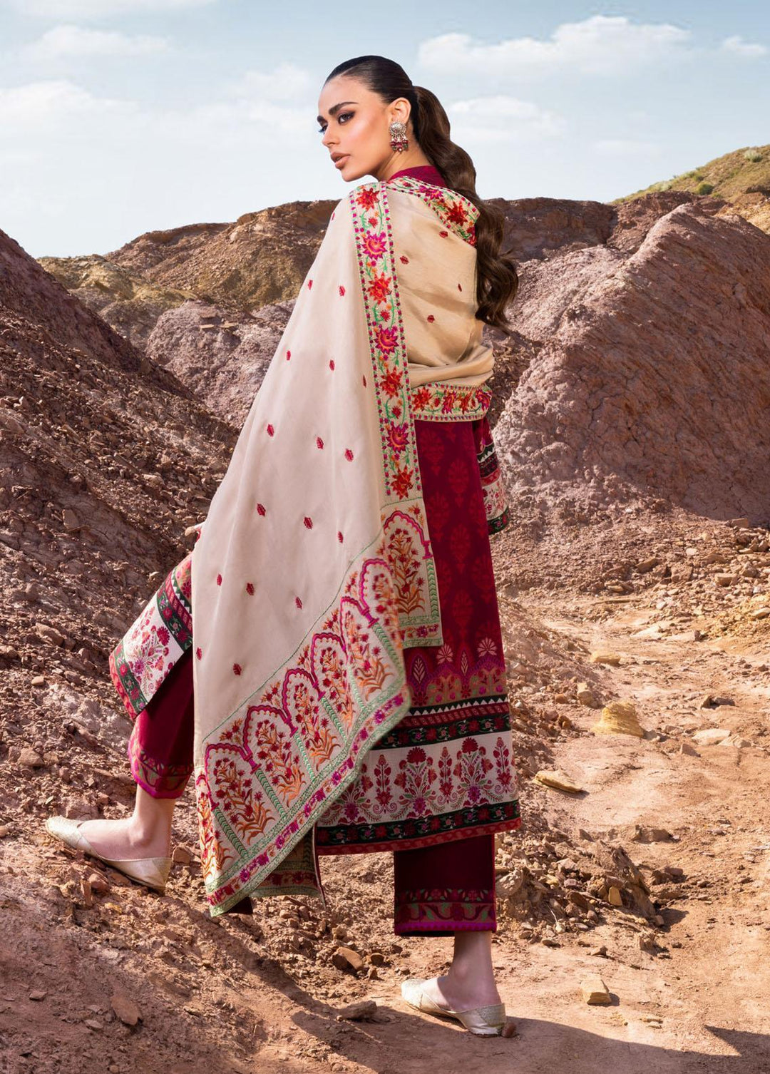 Zainab Chottani Embroidered  Suits Unstitched 3 Piece ZC22W 09 Nurgul - Winter Collection