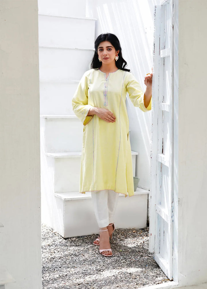 Zar Pret Embroidered Cotton Slub Shirt Daffodils