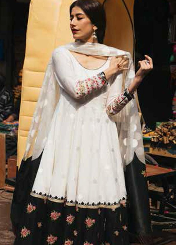 Zara Shahjahan Embroidered Lawn Suits Unstitched 3 Piece ZSJ22E Nazm A - Luxury Collection