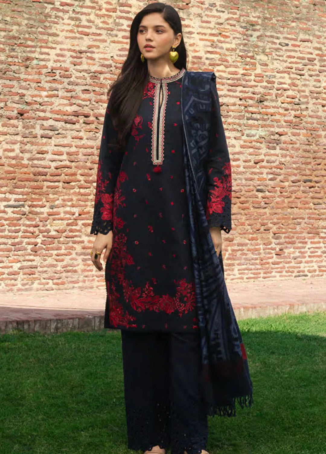 Zara Shahjahan Embroidered Suit Unstitched 3 Piece ZS24UW D-02 Darya - Winter Collection