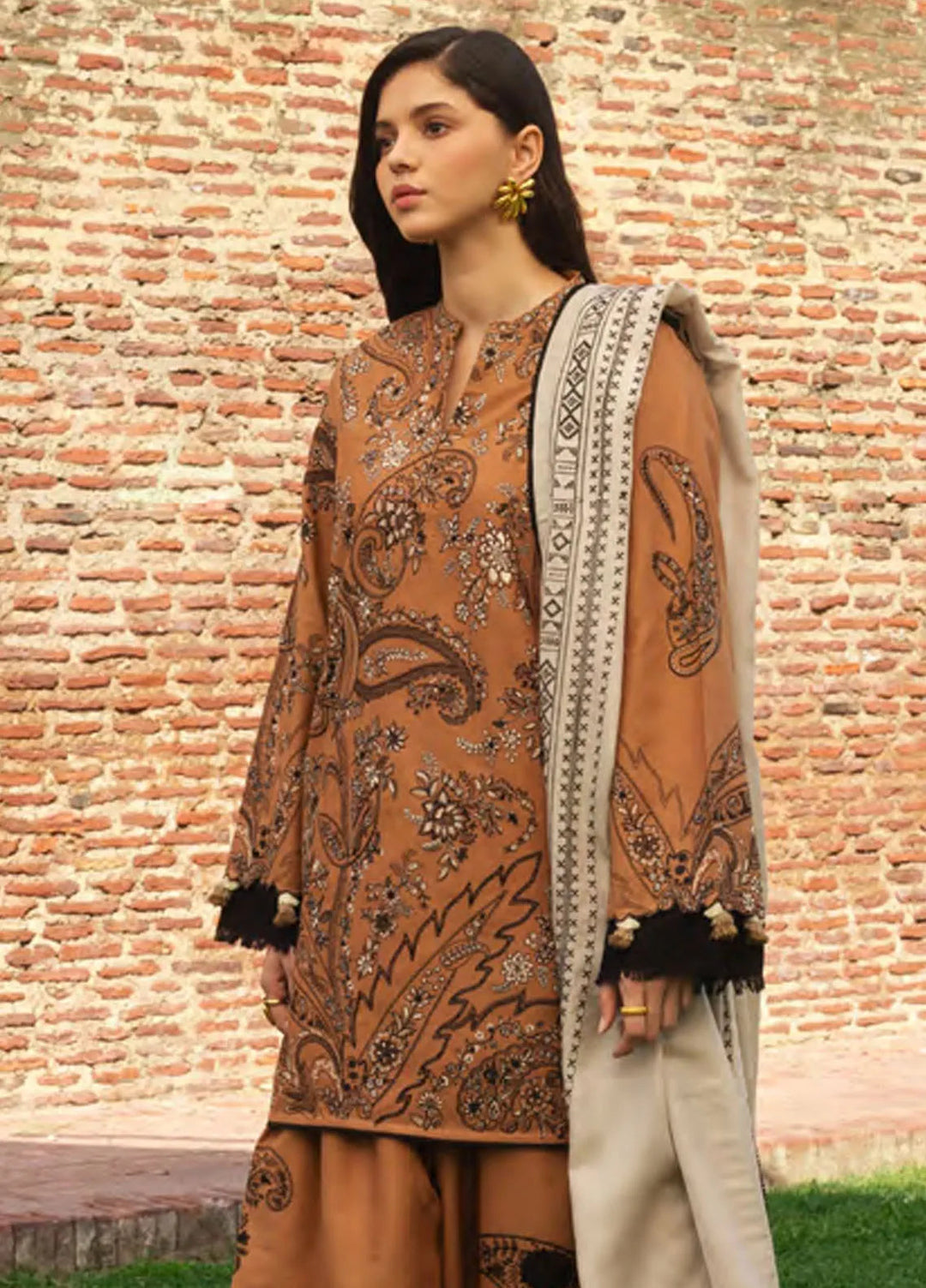 Zara Shahjahan Embroidered Suit Unstitched 3 Piece ZS24UW D-06 Roya - Winter Collection