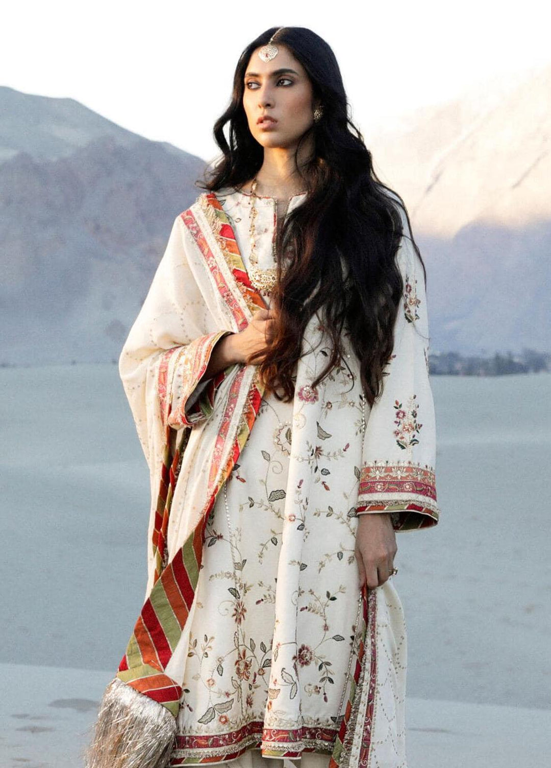 Zara Shahjahan Embroidered Twill Suits Unstitched 3 Piece ZS23WL D5 - Winter Luxury Collection