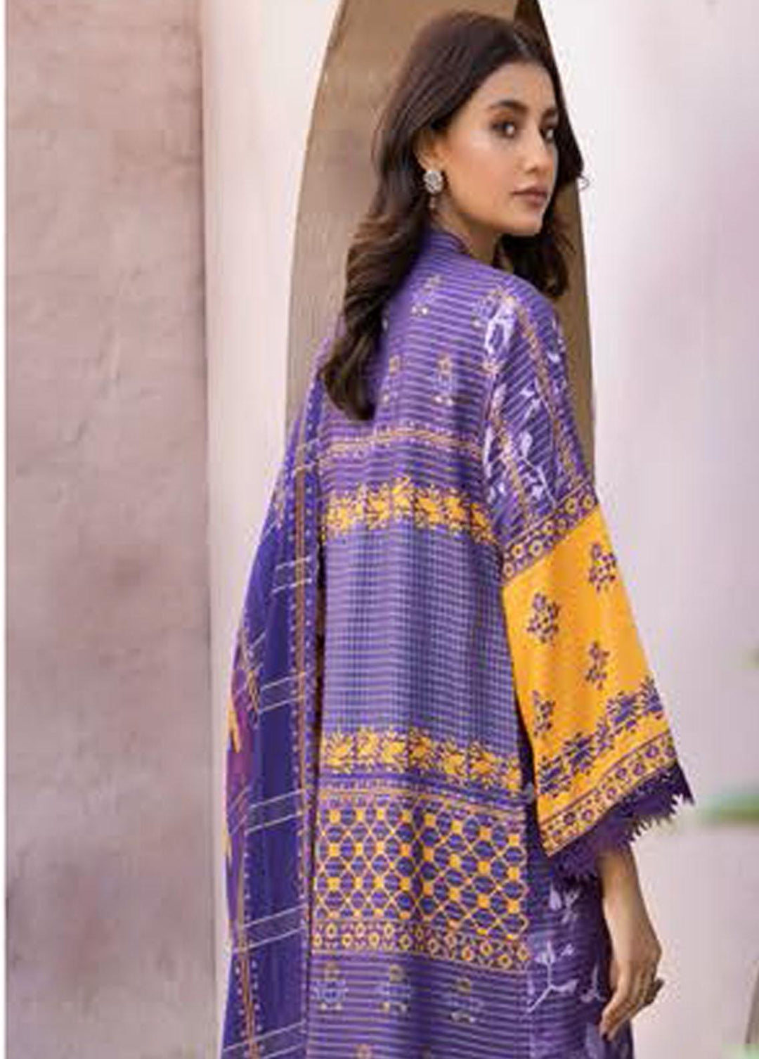 Zarki's by Riaz Arts Printed Viscose Suits Unstitched 3 Piece RA22ZV 02 - Winter Collection