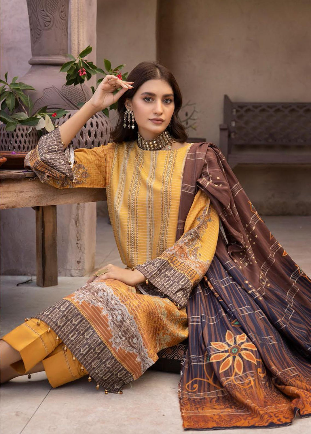 Zarki's by Riaz Arts Printed Viscose Suits Unstitched 3 Piece RA22ZV 03 - Winter Collection