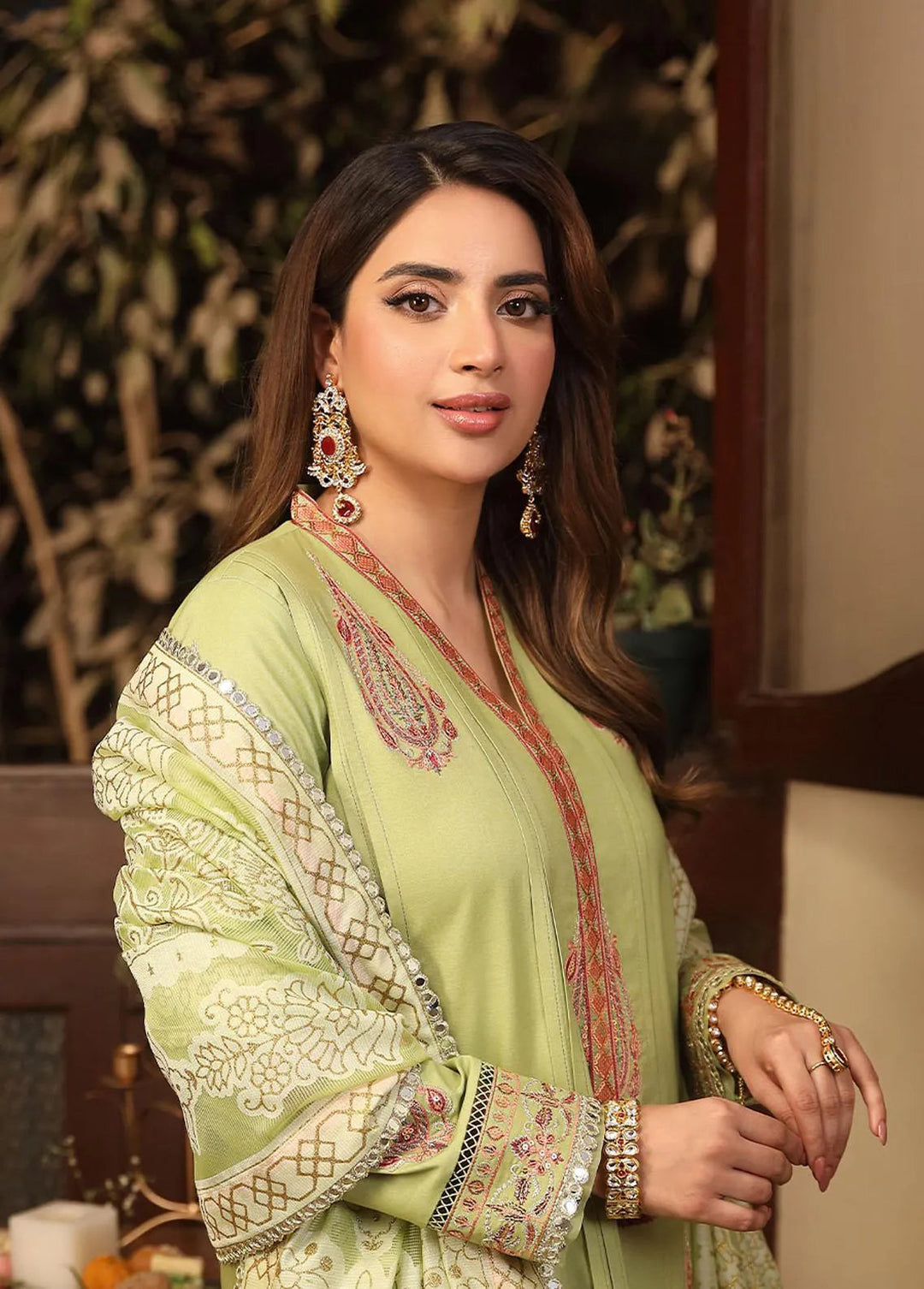 Zarq Barq By Asim Jofa Embroidered Cambric Unstitched Suit 3 Piece AJ23ZB AJZB-24 - Eid Collection