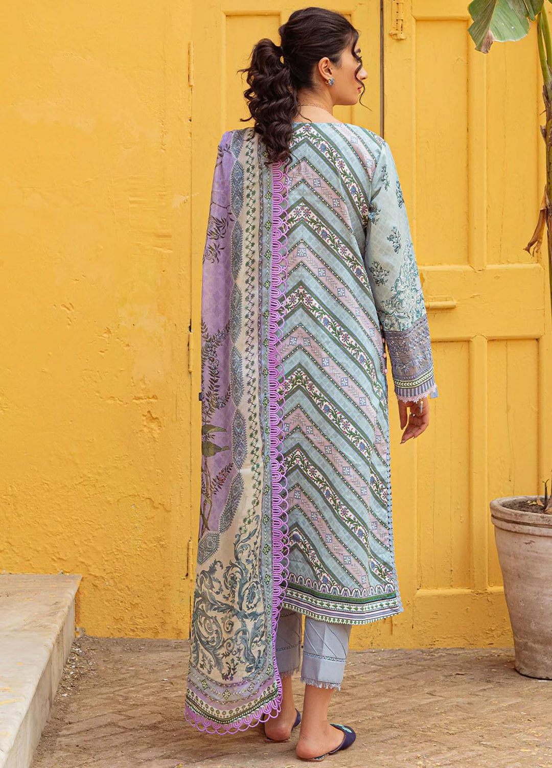 Tresor Luxe By Zarqash Embroidered Lawn Suits Unstitched 3 Piece ZRQ23T ZQ 8B - Luxury Collection