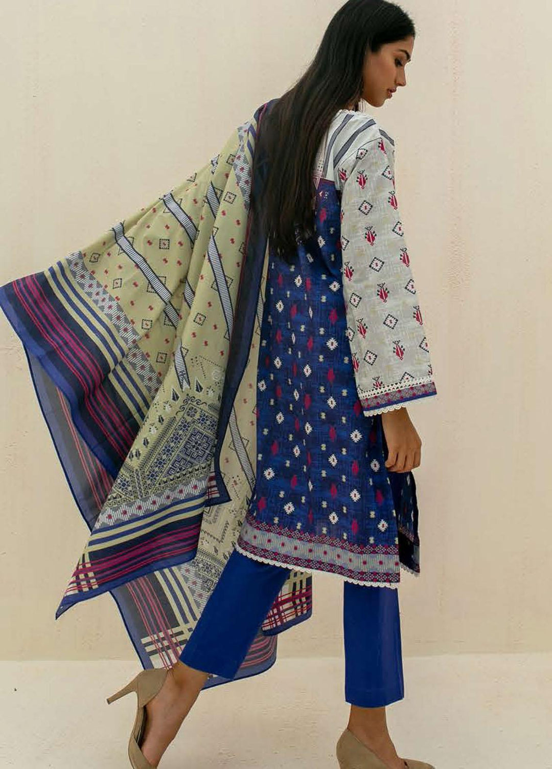 Zellbury Printed Cambric Suits Unstitched 3 Piece ZL21CB WUC21X30025 - Winter Collection