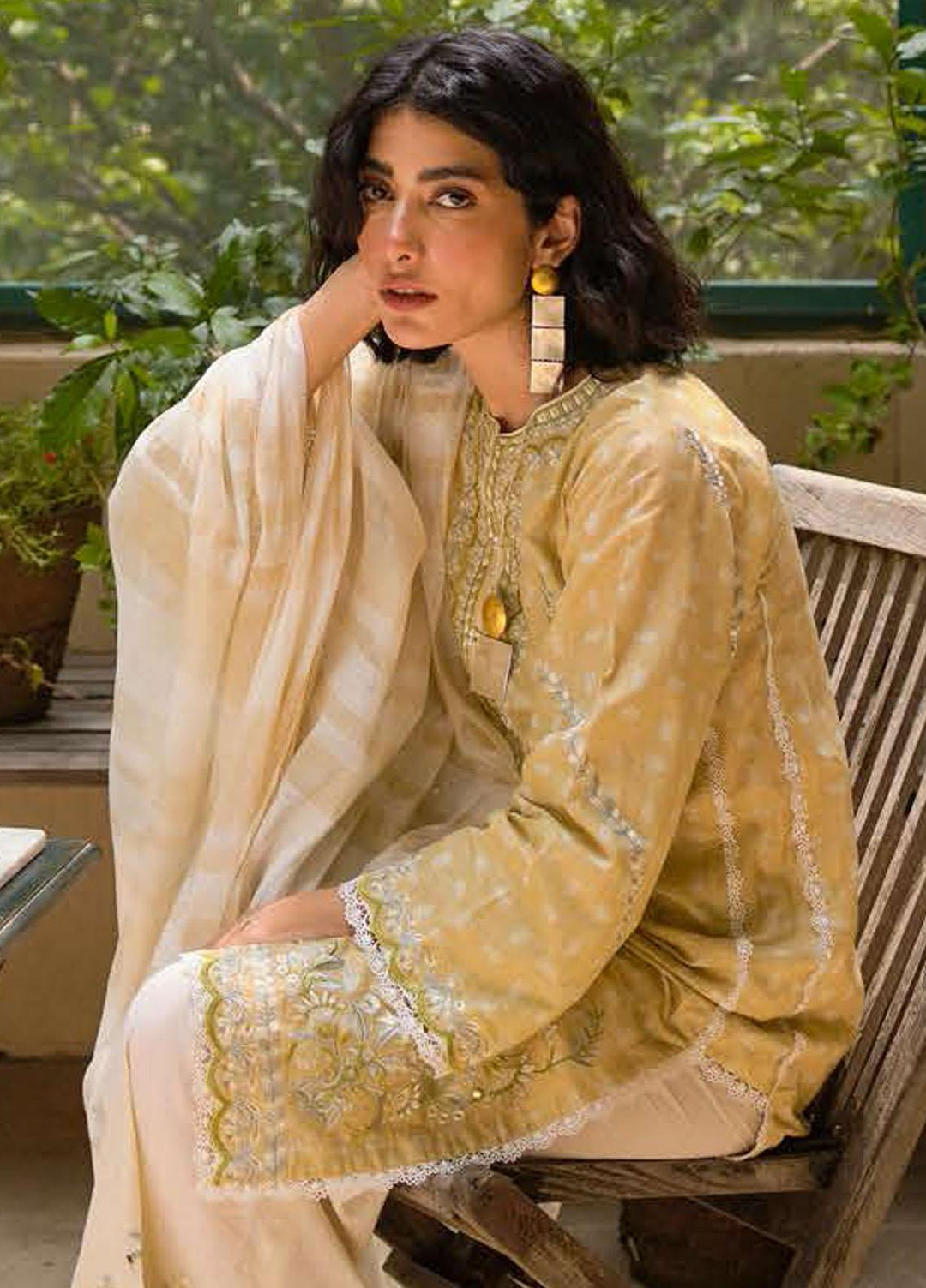 Zellbury Embroidered Cambric Suits Unstitched 3 Piece ZL21CB WUC21E30078 - Winter Collection