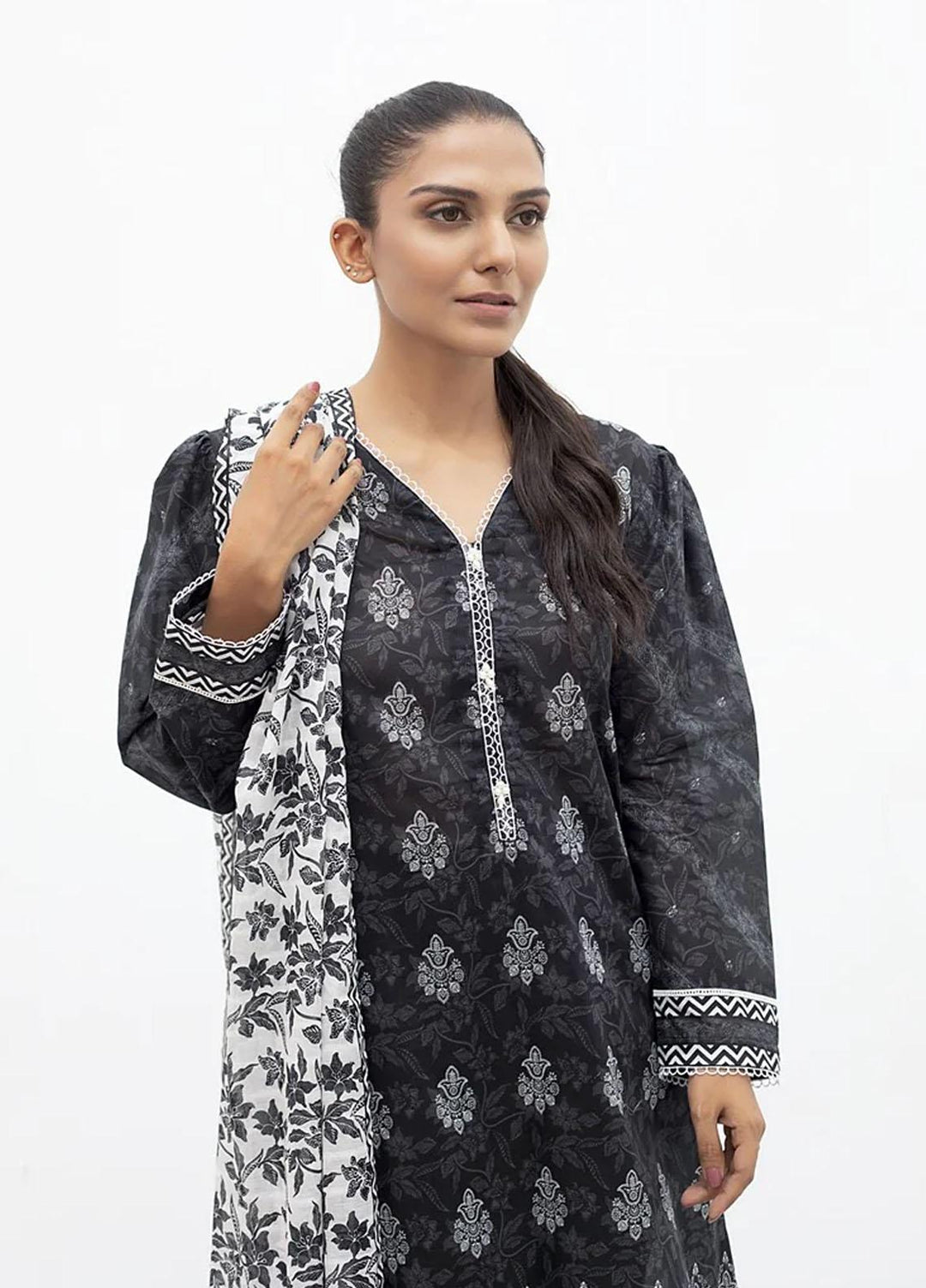 Zellbury Embroidered Lawn Suits Unstitched 2 Piece ZB23M WUC22E20619 - Summer Collection